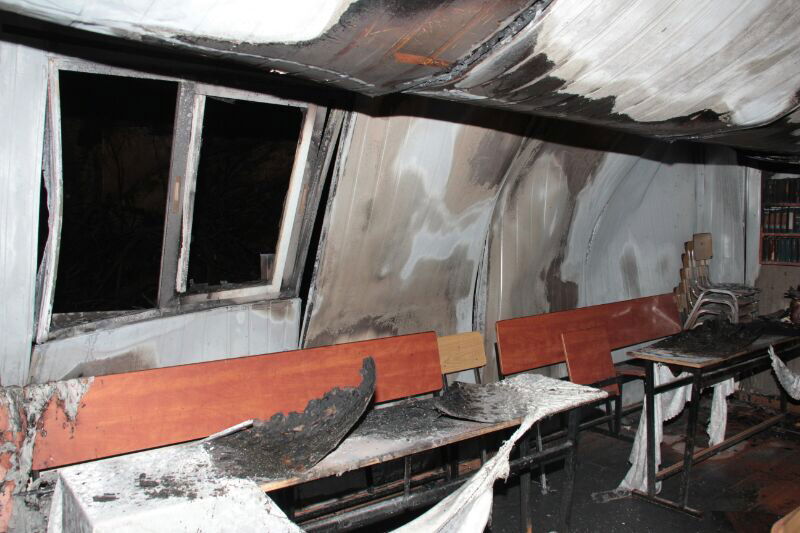 בצהרי החג: בית כנסת בהר נוף עלה באש; חשד להצתה