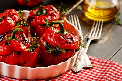 כמו של סבתא: פלפלים ממולאים באורז עם צנוברים וצימוקים