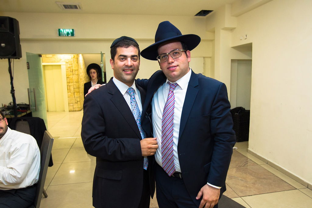 הכנסת ספר תורה לקהילת "בית אבא" בפתח תקווה • גלריה