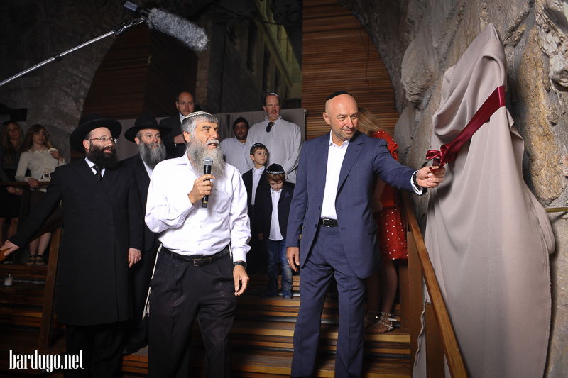 חגיגה בכותל: המפכ"ל והרב עמאר חגגו עם גנאדי בוגלובוב