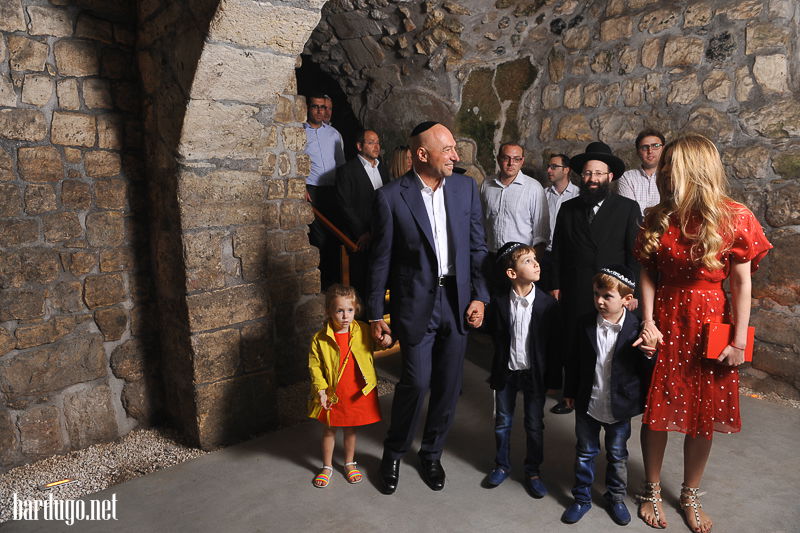 חגיגה בכותל: המפכ"ל והרב עמאר חגגו עם גנאדי בוגלובוב