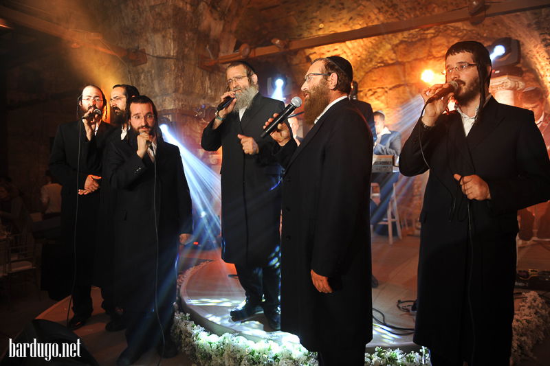 חגיגה בכותל: המפכ"ל והרב עמאר חגגו עם גנאדי בוגלובוב