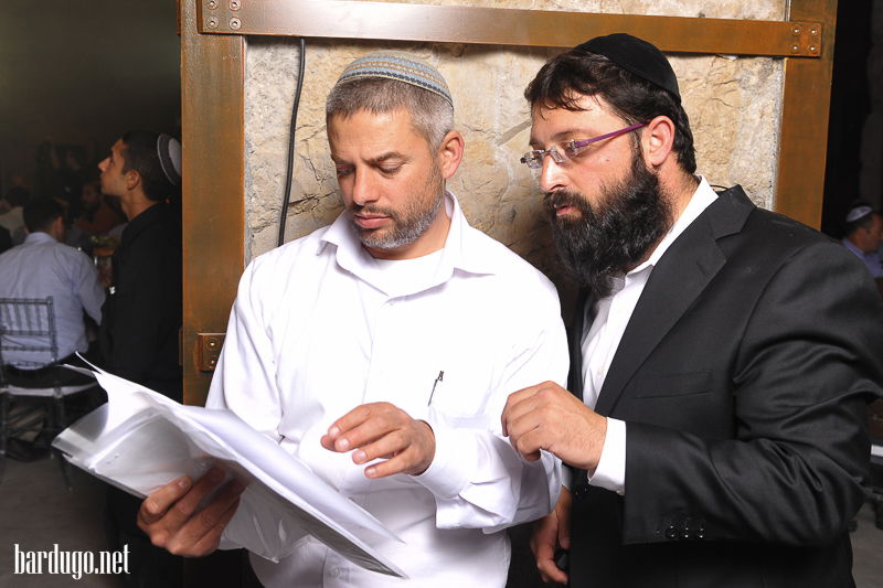 חגיגה בכותל: המפכ"ל והרב עמאר חגגו עם גנאדי בוגלובוב