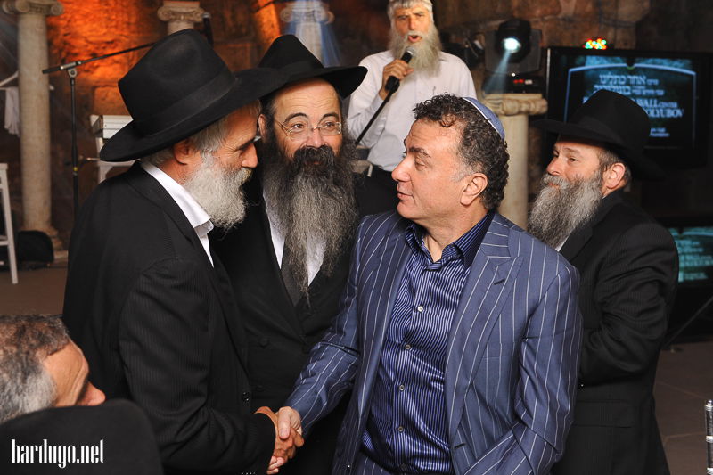 חגיגה בכותל: המפכ"ל והרב עמאר חגגו עם גנאדי בוגלובוב