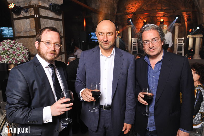 חגיגה בכותל: המפכ"ל והרב עמאר חגגו עם גנאדי בוגלובוב