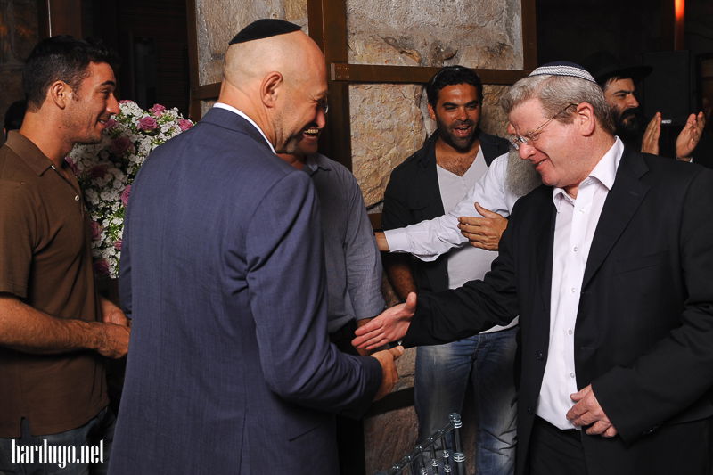 חגיגה בכותל: המפכ"ל והרב עמאר חגגו עם גנאדי בוגלובוב