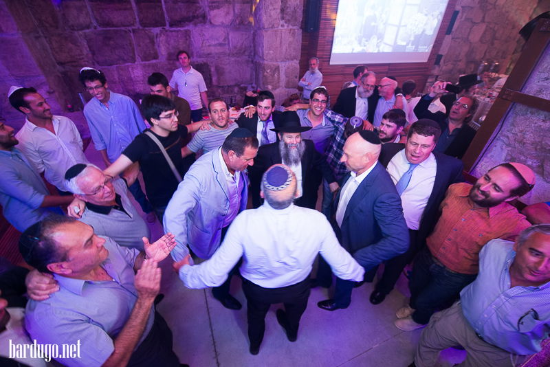 חגיגה בכותל: המפכ"ל והרב עמאר חגגו עם גנאדי בוגלובוב