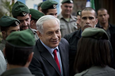 רה"מ בנימין נתניהו נפגש עם הלוחמים מתפוח: "כולנו מתפללים לשלום"