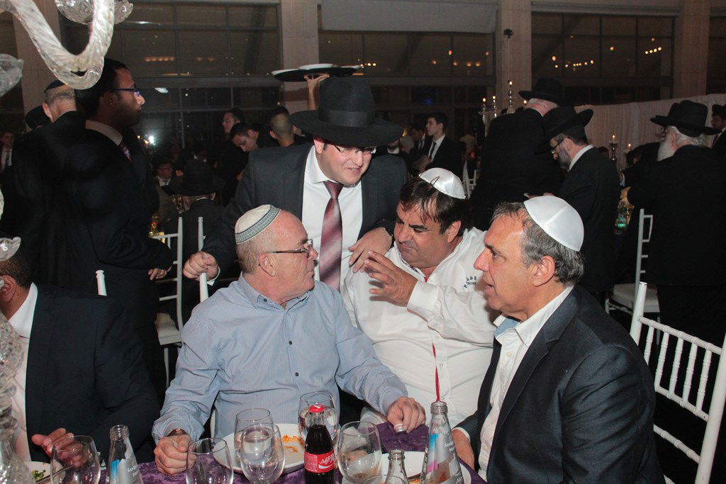תיעוד ענק: מפגן הכוח של יו"ר ש"ס בחתונת בתו