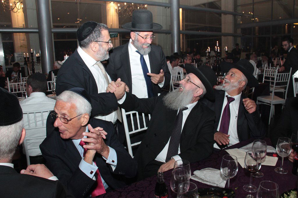 תיעוד ענק: מפגן הכוח של יו"ר ש"ס בחתונת בתו