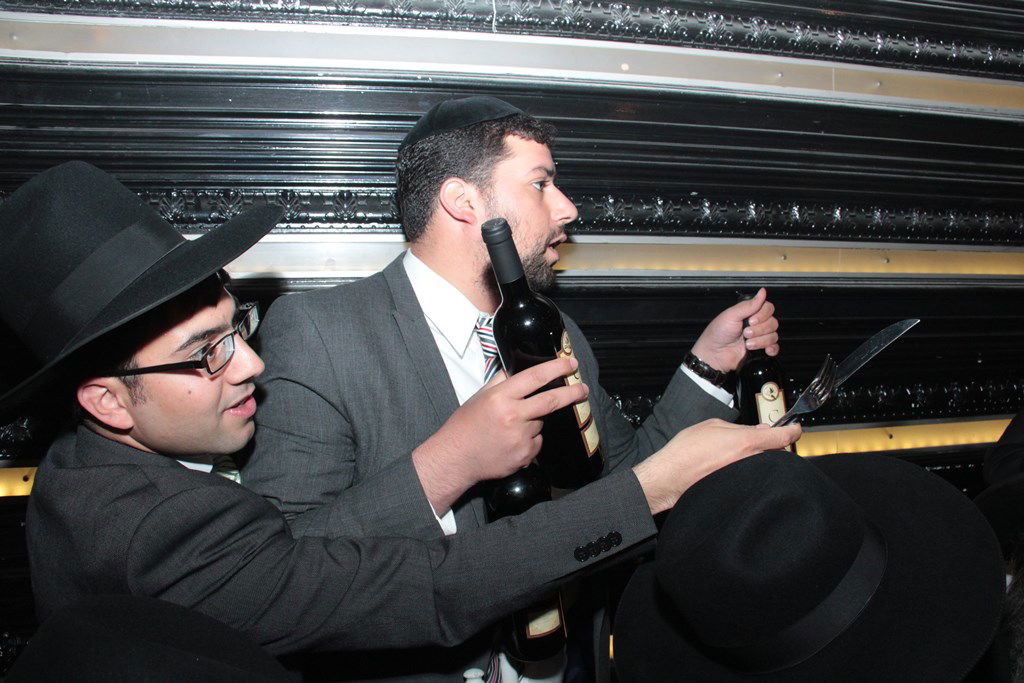 תיעוד ענק: מפגן הכוח של יו"ר ש"ס בחתונת בתו