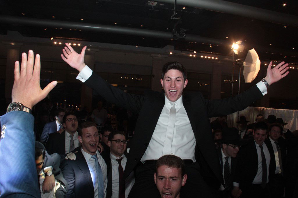 תיעוד ענק: מפגן הכוח של יו"ר ש"ס בחתונת בתו