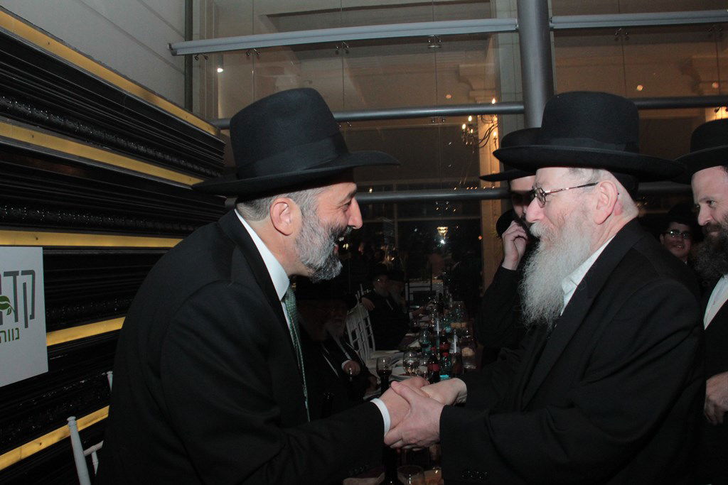 תיעוד ענק: מפגן הכוח של יו"ר ש"ס בחתונת בתו