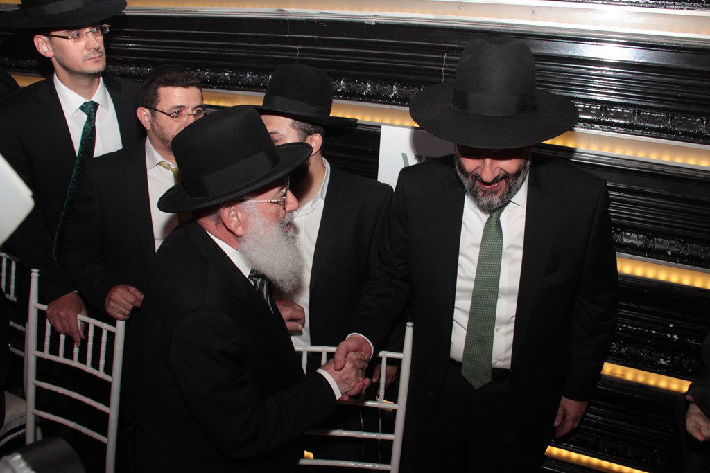 תיעוד ענק: מפגן הכוח של יו"ר ש"ס בחתונת בתו