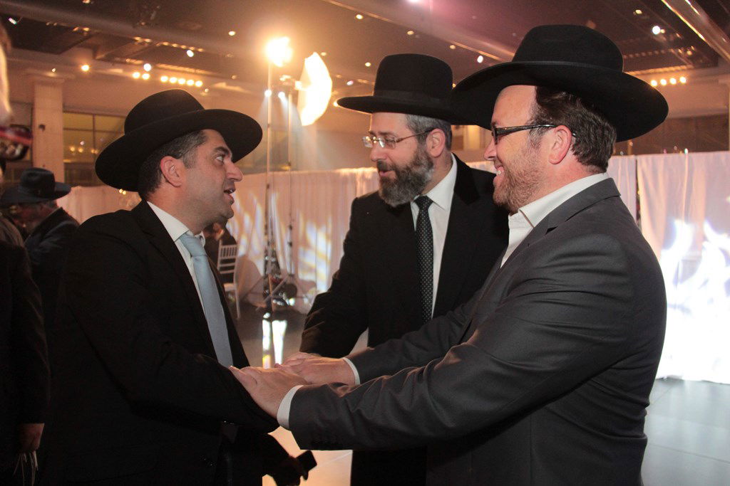 תיעוד ענק: מפגן הכוח של יו"ר ש"ס בחתונת בתו