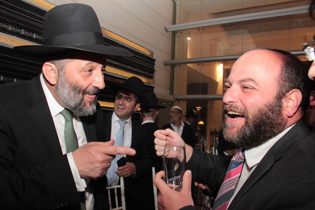 תיעוד ענק: מפגן הכוח של יו"ר ש"ס בחתונת בתו