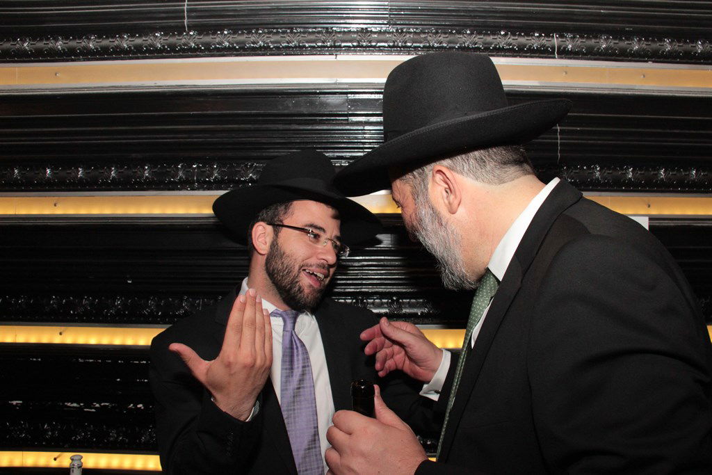 תיעוד ענק: מפגן הכוח של יו"ר ש"ס בחתונת בתו