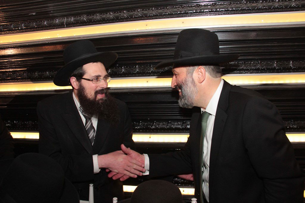 תיעוד ענק: מפגן הכוח של יו"ר ש"ס בחתונת בתו