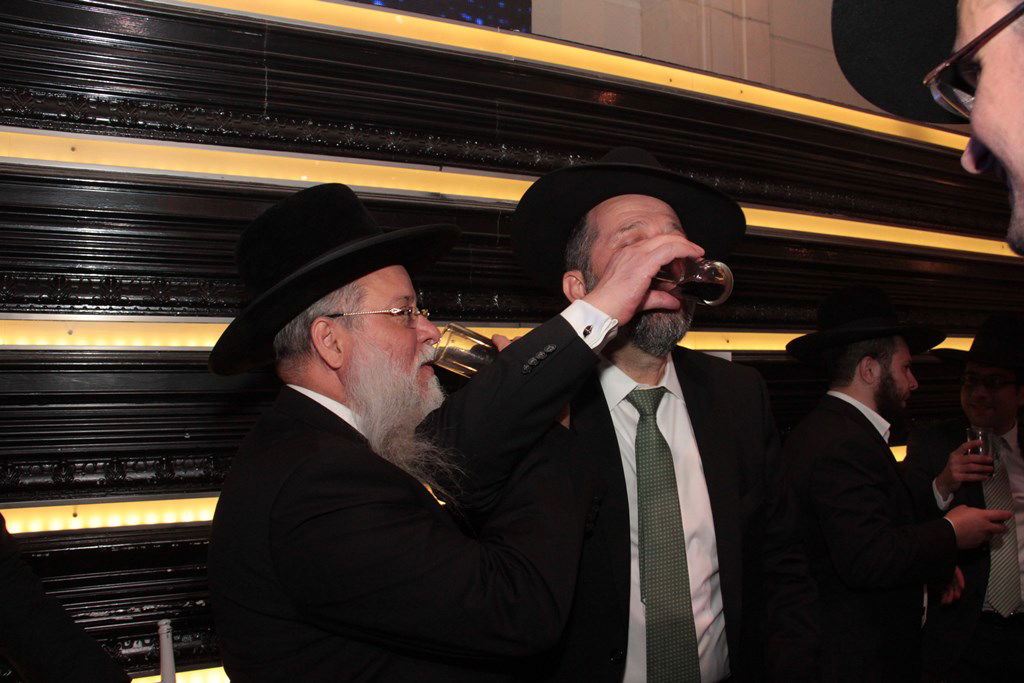 תיעוד ענק: מפגן הכוח של יו"ר ש"ס בחתונת בתו