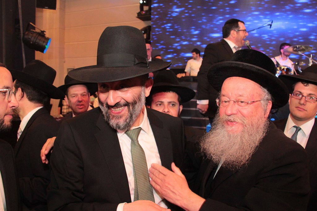 תיעוד ענק: מפגן הכוח של יו"ר ש"ס בחתונת בתו