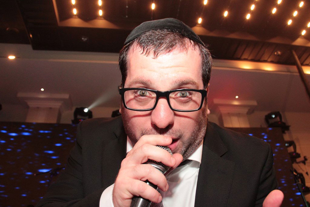 תיעוד ענק: מפגן הכוח של יו"ר ש"ס בחתונת בתו