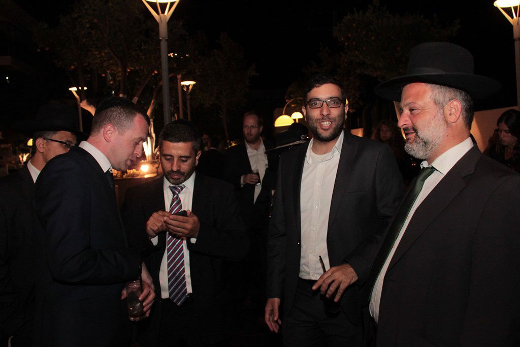 תיעוד ענק: מפגן הכוח של יו"ר ש"ס בחתונת בתו