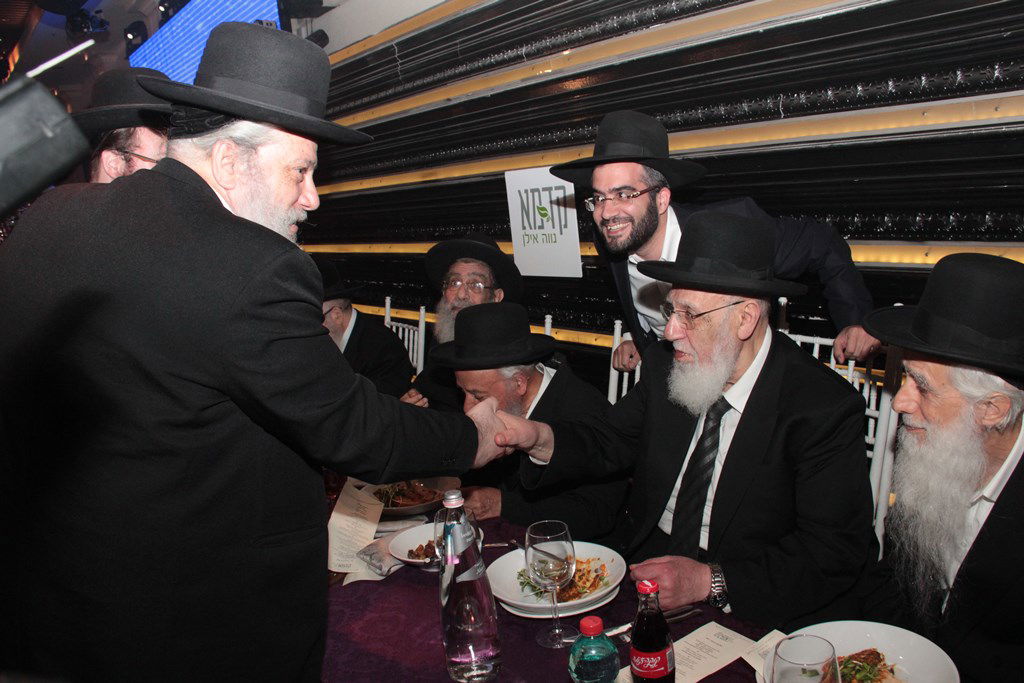 תיעוד ענק: מפגן הכוח של יו"ר ש"ס בחתונת בתו