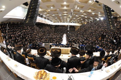 גלריה: מעמד ה"חתן מאהל" בבעלזא