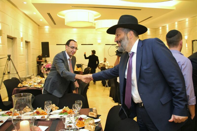 דרעי לנתניהו: "די לרדיפה הנוראה של לומדי התורה"