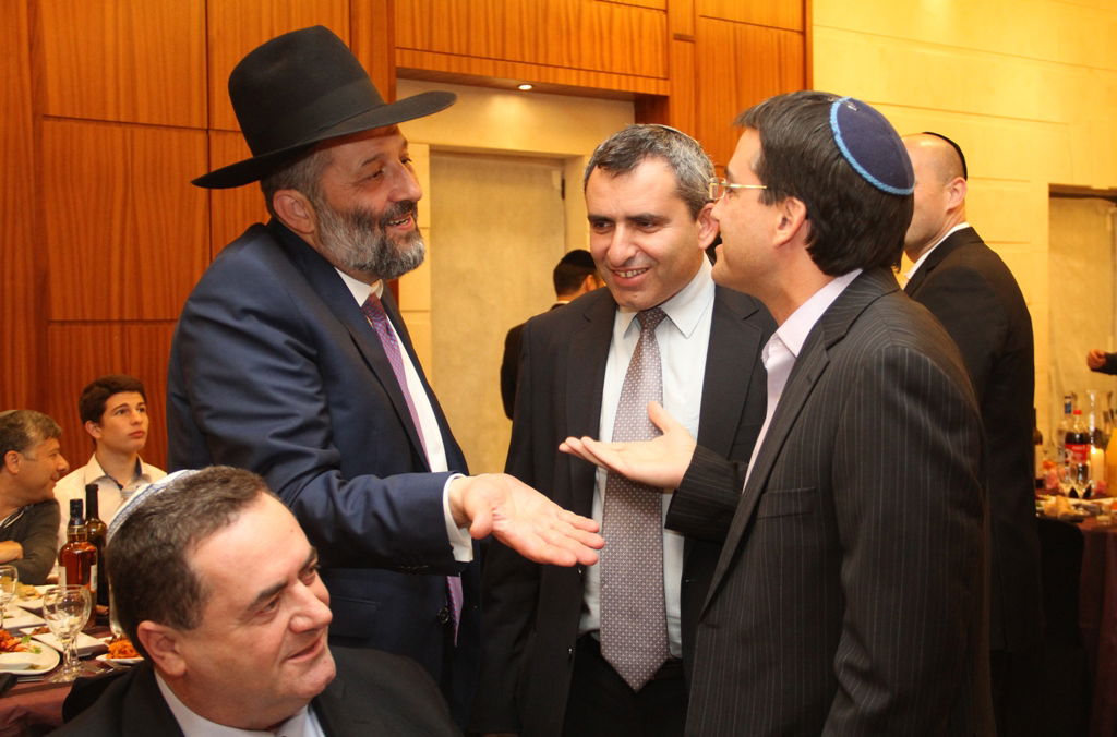 דרעי לנתניהו: "די לרדיפה הנוראה של לומדי התורה"