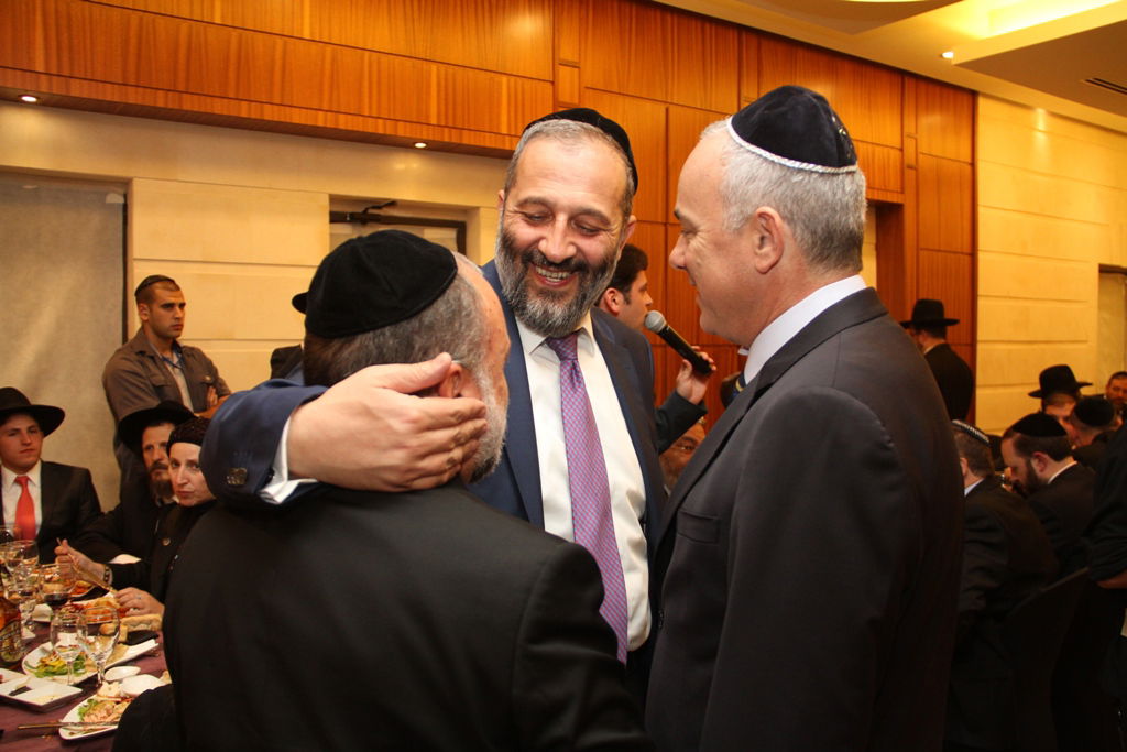 דרעי לנתניהו: "די לרדיפה הנוראה של לומדי התורה"