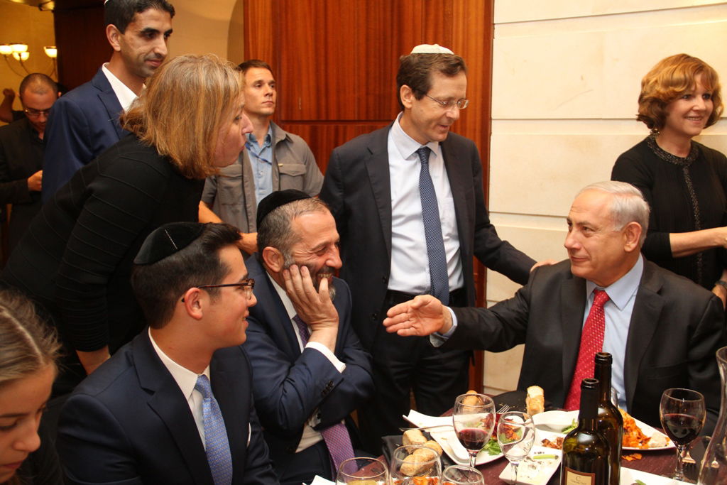 דרעי לנתניהו: "די לרדיפה הנוראה של לומדי התורה"