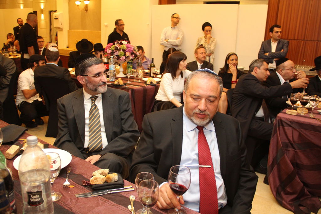 דרעי לנתניהו: "די לרדיפה הנוראה של לומדי התורה"