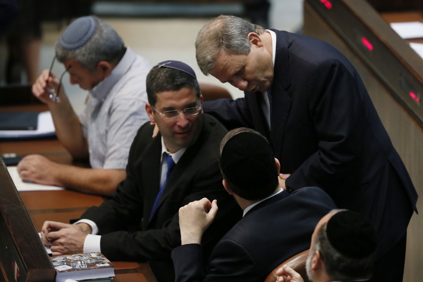 מיוחד: גלריה מתעדכנת מהבחירות לנשיאות בכנסת