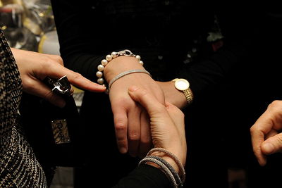 תכשיטי אירוסין, אילוסטרציה