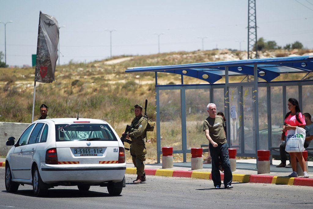 צה"ל כיתר בתים בחברון: "שני פעילי חמאס נעצרו"
