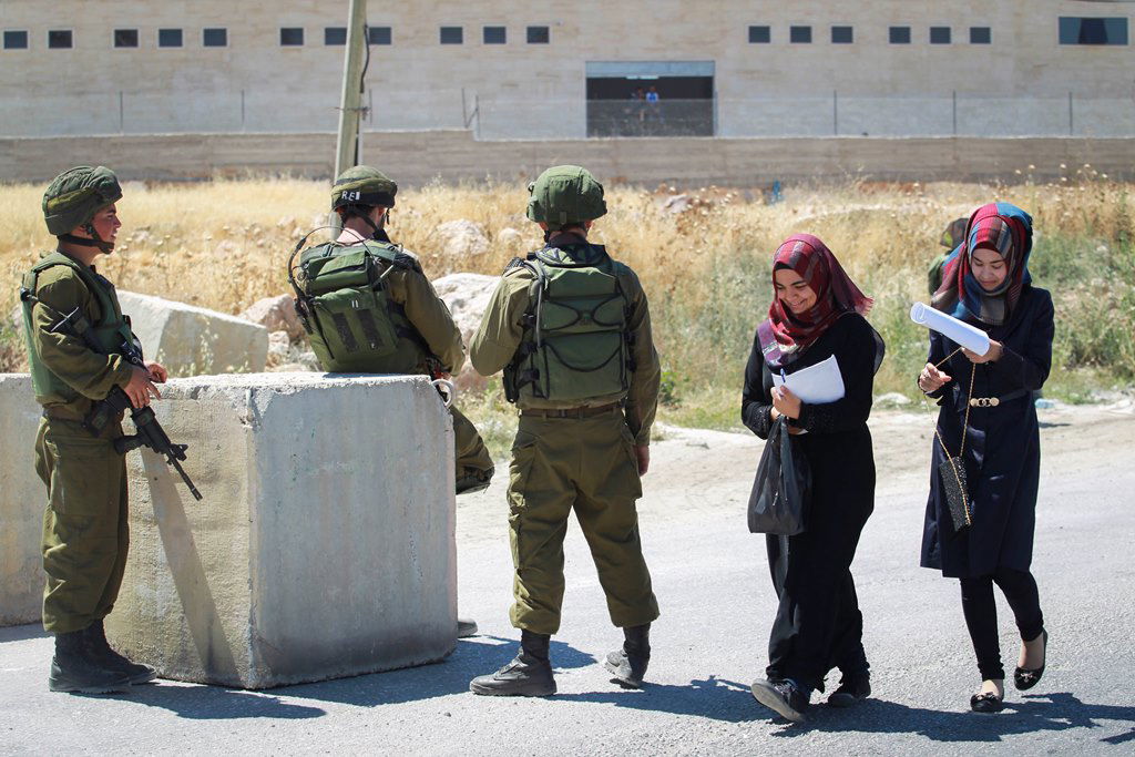 צה"ל כיתר בתים בחברון: "שני פעילי חמאס נעצרו"