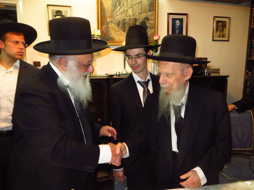 תיעוד: ראשי ישיבת פוניבז' השתדכו