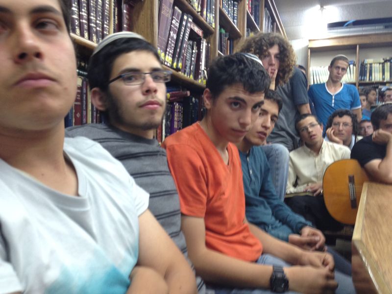 ארבע יממות לחטיפת הנערים: תפילה, שירה ותקווה