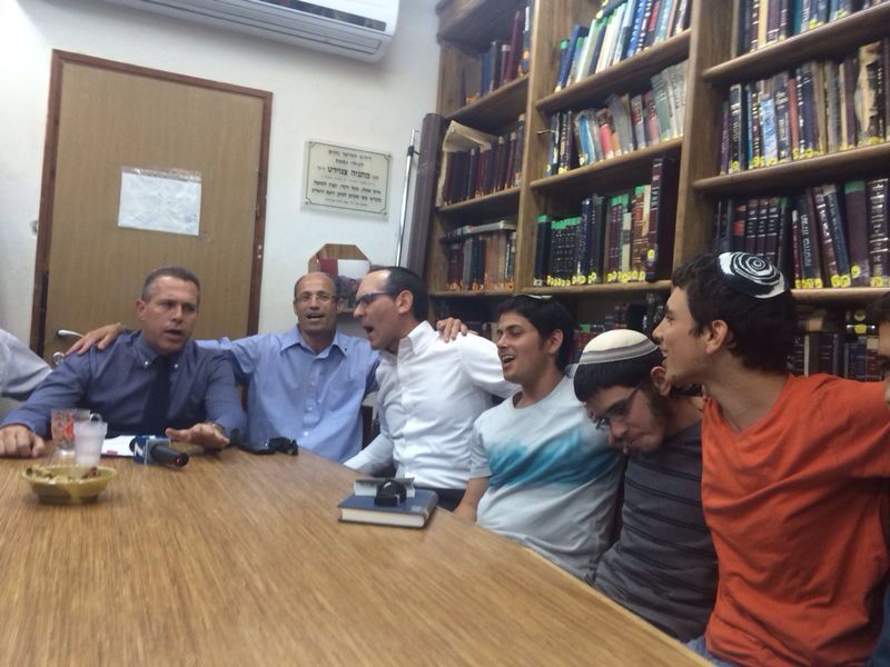 ארבע יממות לחטיפת הנערים: תפילה, שירה ותקווה