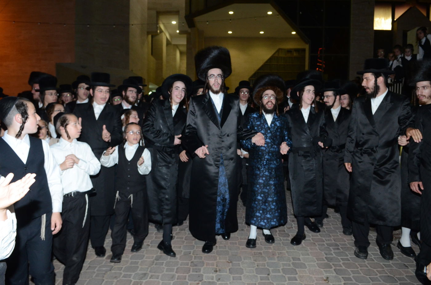 גלריה: שמחת הפארשפיל בחצר הקודש צאנז