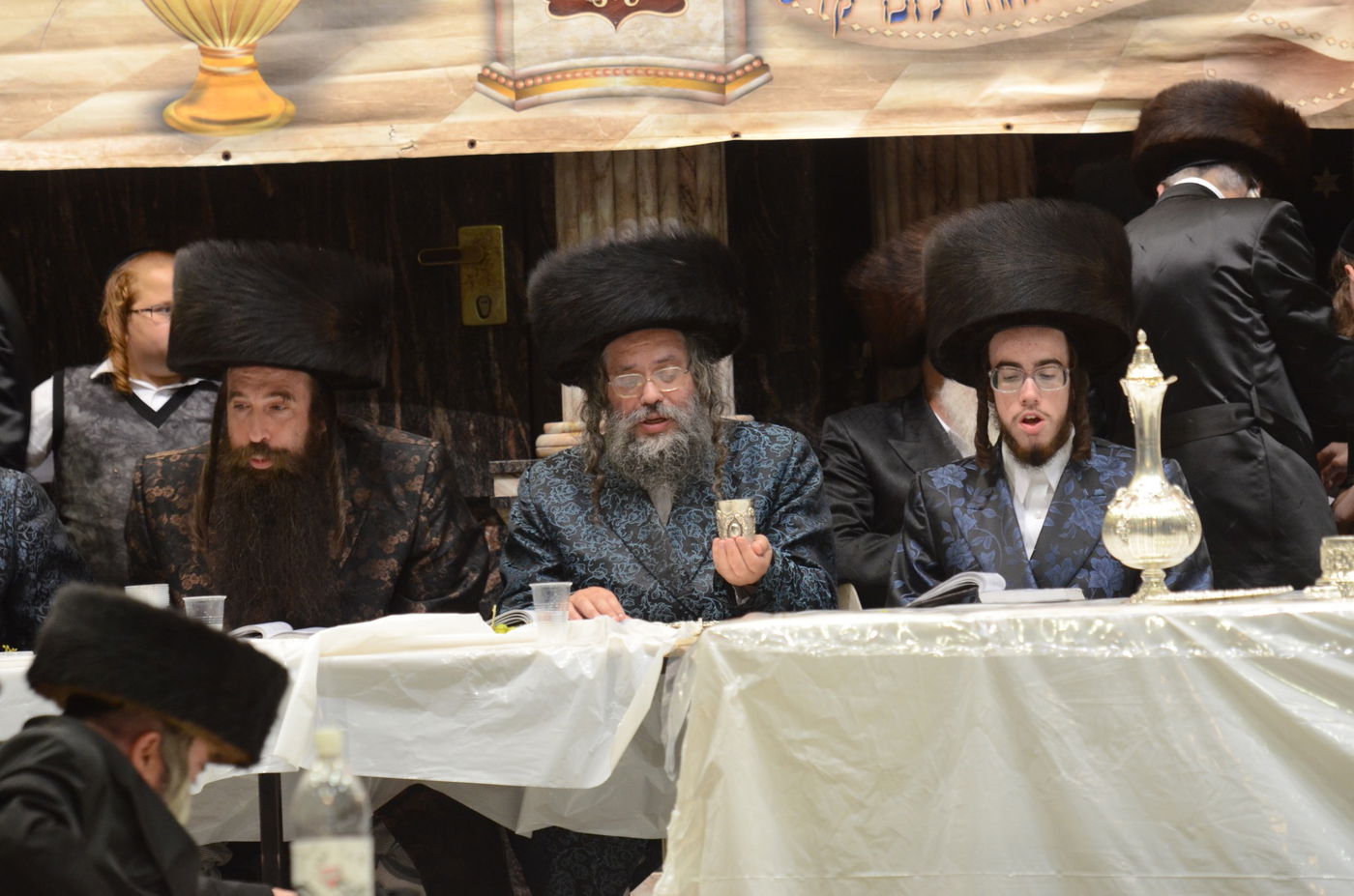 גלריה: שמחת הפארשפיל בחצר הקודש צאנז