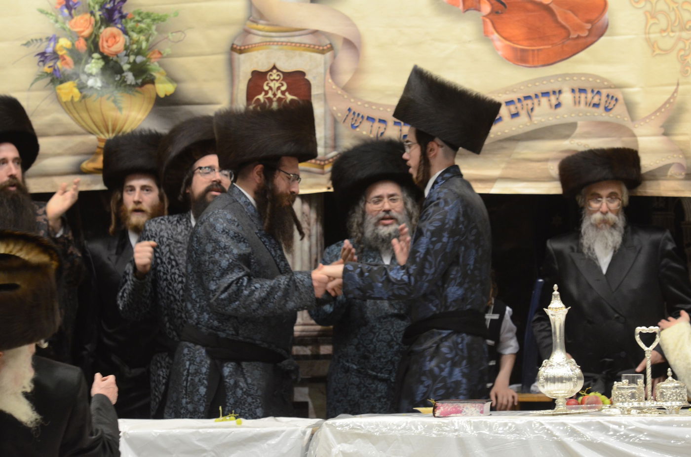 גלריה: שמחת הפארשפיל בחצר הקודש צאנז