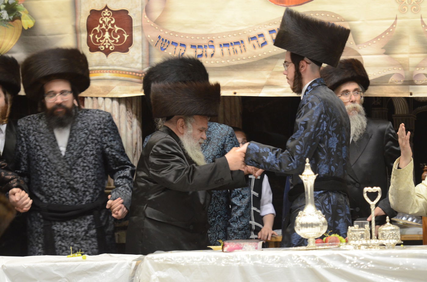 גלריה: שמחת הפארשפיל בחצר הקודש צאנז