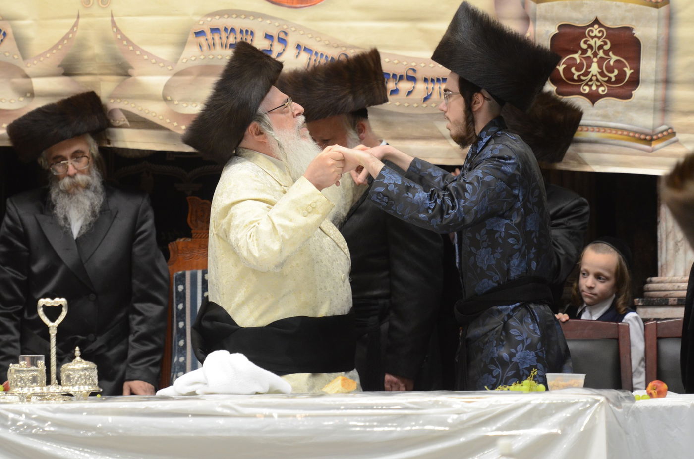 גלריה: שמחת הפארשפיל בחצר הקודש צאנז