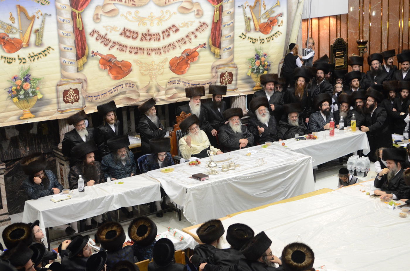 גלריה: שמחת הפארשפיל בחצר הקודש צאנז