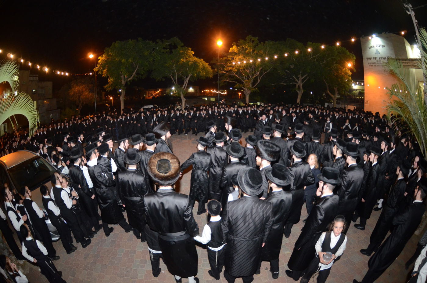 גלריה: שמחת הפארשפיל בחצר הקודש צאנז