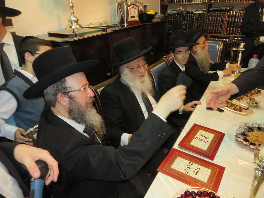 תיעוד: ראשי ישיבת פוניבז' השתדכו