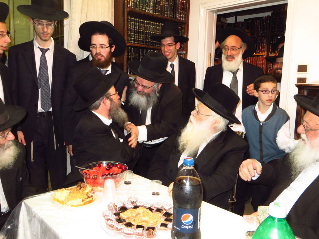 תיעוד: ראשי ישיבת פוניבז' השתדכו