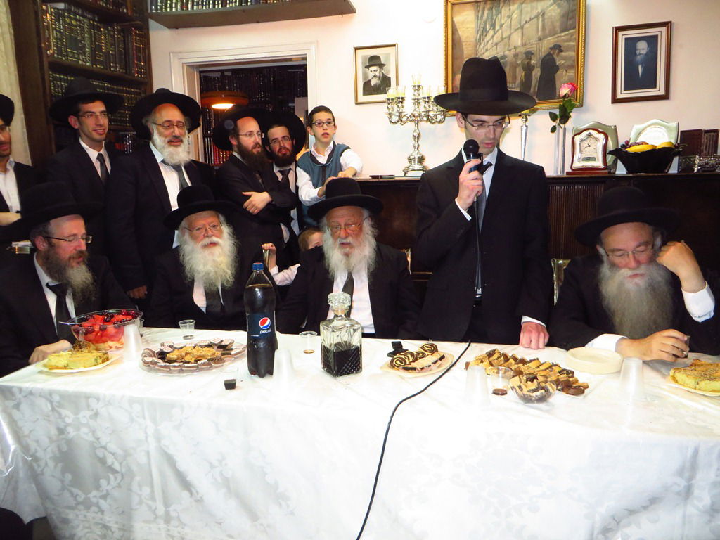 תיעוד: ראשי ישיבת פוניבז' השתדכו